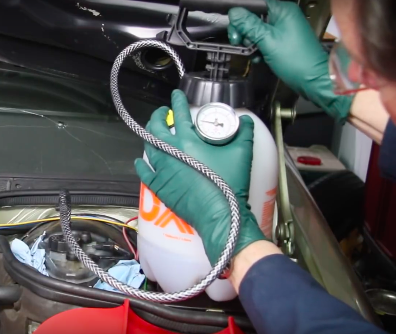 Kent Making Brake Fluid Flushing EASY! Brake Problem